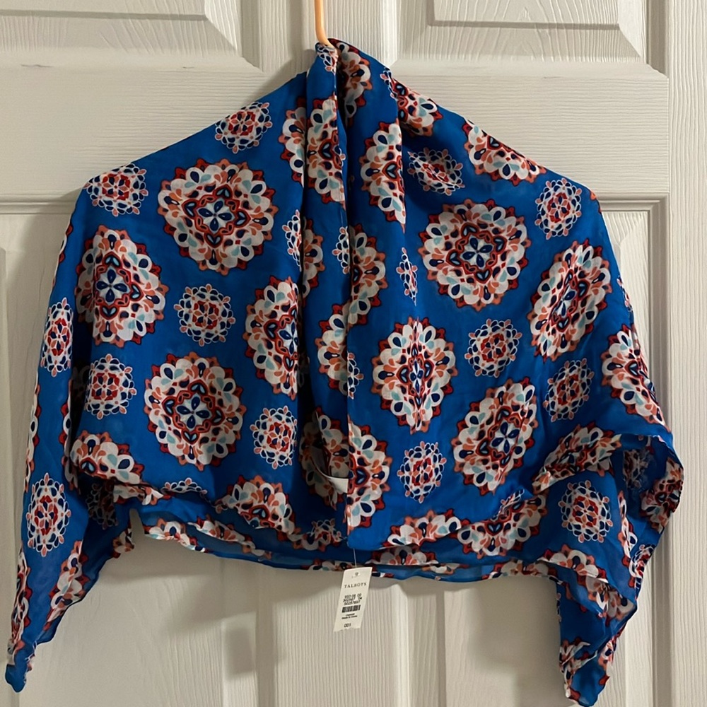 Talbots Infiniti Scarf - Picture 3 of 5